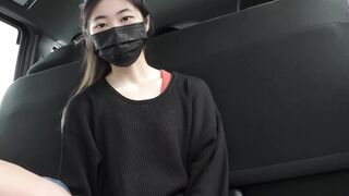 スレンダーな美脚ニーソ娘、車内SEX生挿入動画です jvip